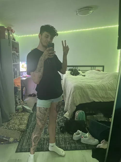 about to stream some league!! come say hi <3 (link in bio)