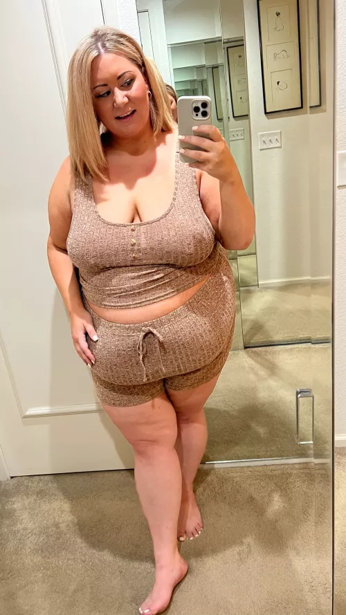 Can we stay in bed all day?😘