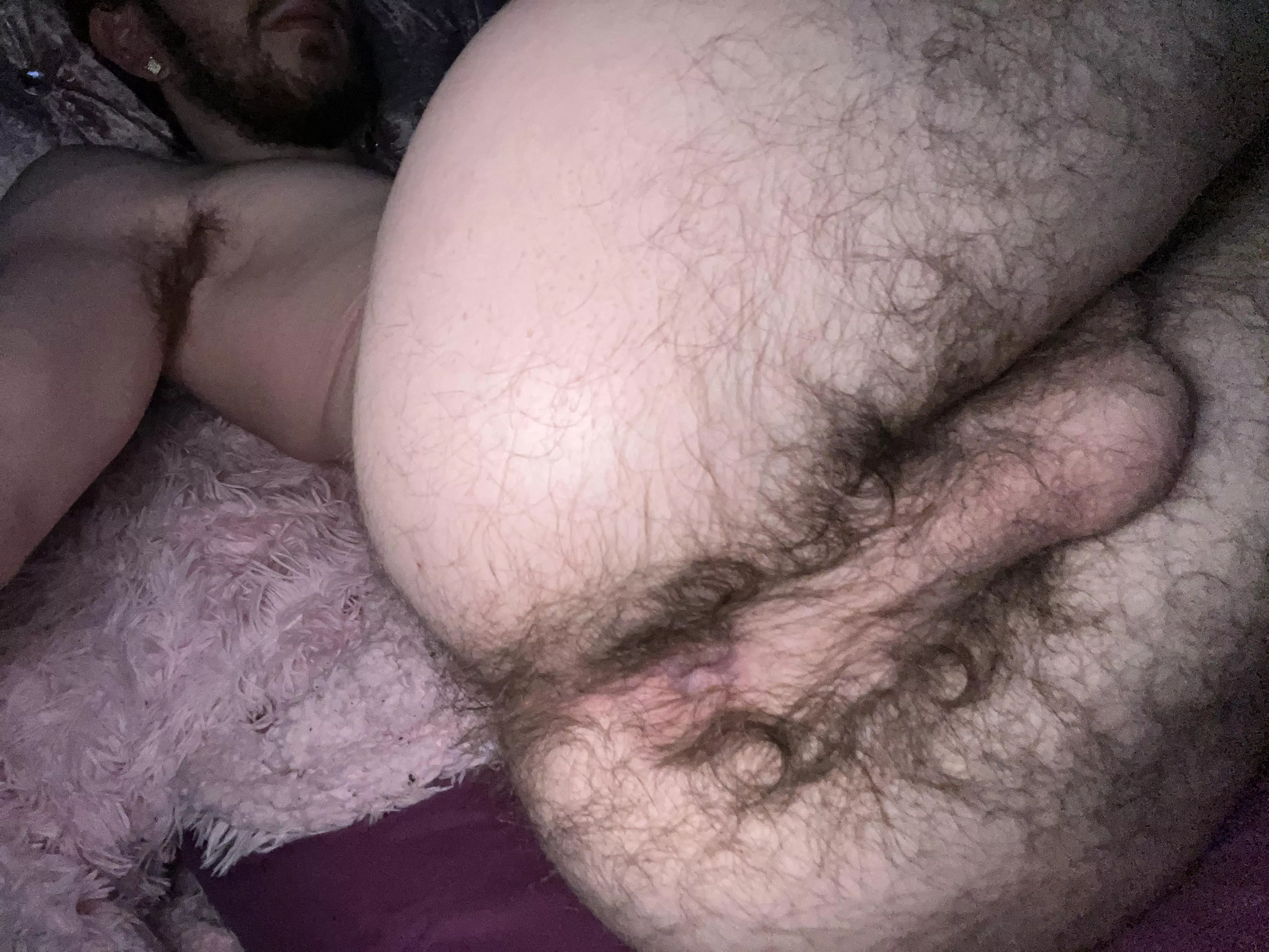 Come and sniff my hairy hole😈😈😈