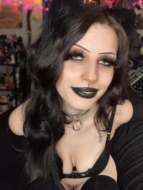 Cum on my pretty face