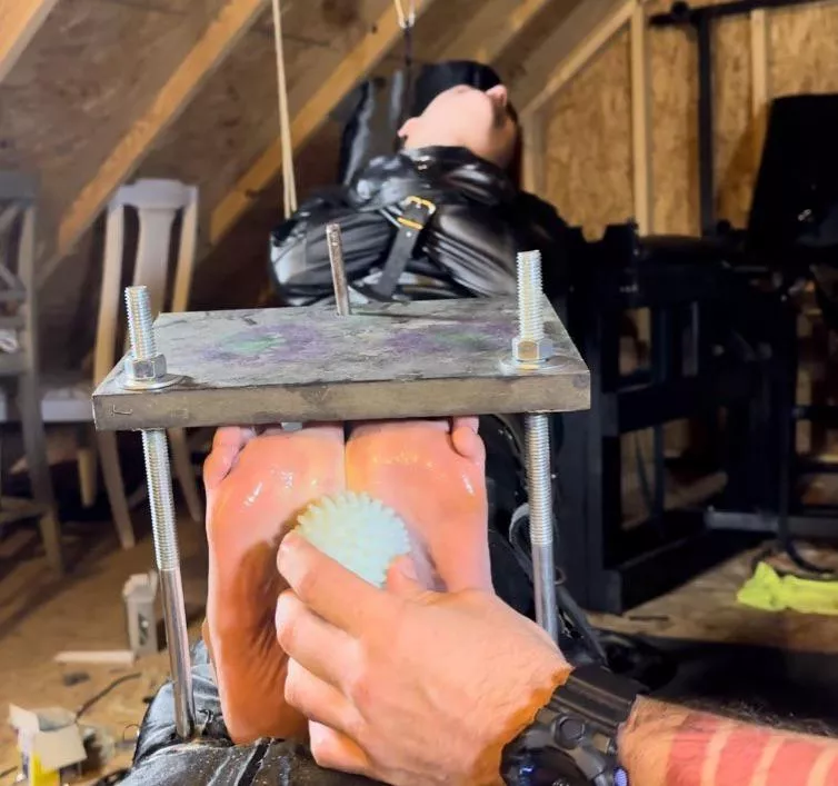 Did my first ever fetish shoot with Fettish Vids over the past couple days and it was a torturous dream 🥰