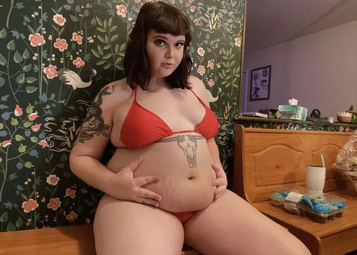 Ever drooping tiddies?? Growing stretchmarks?? Increasingly tightening bikini???? Guess I’m a BBW now 🥸