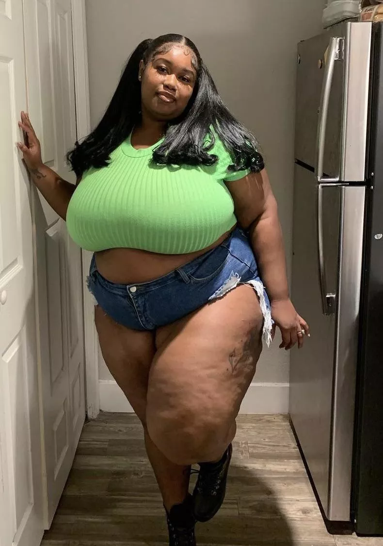 f20 someone said I’m ssbbw.. idk
