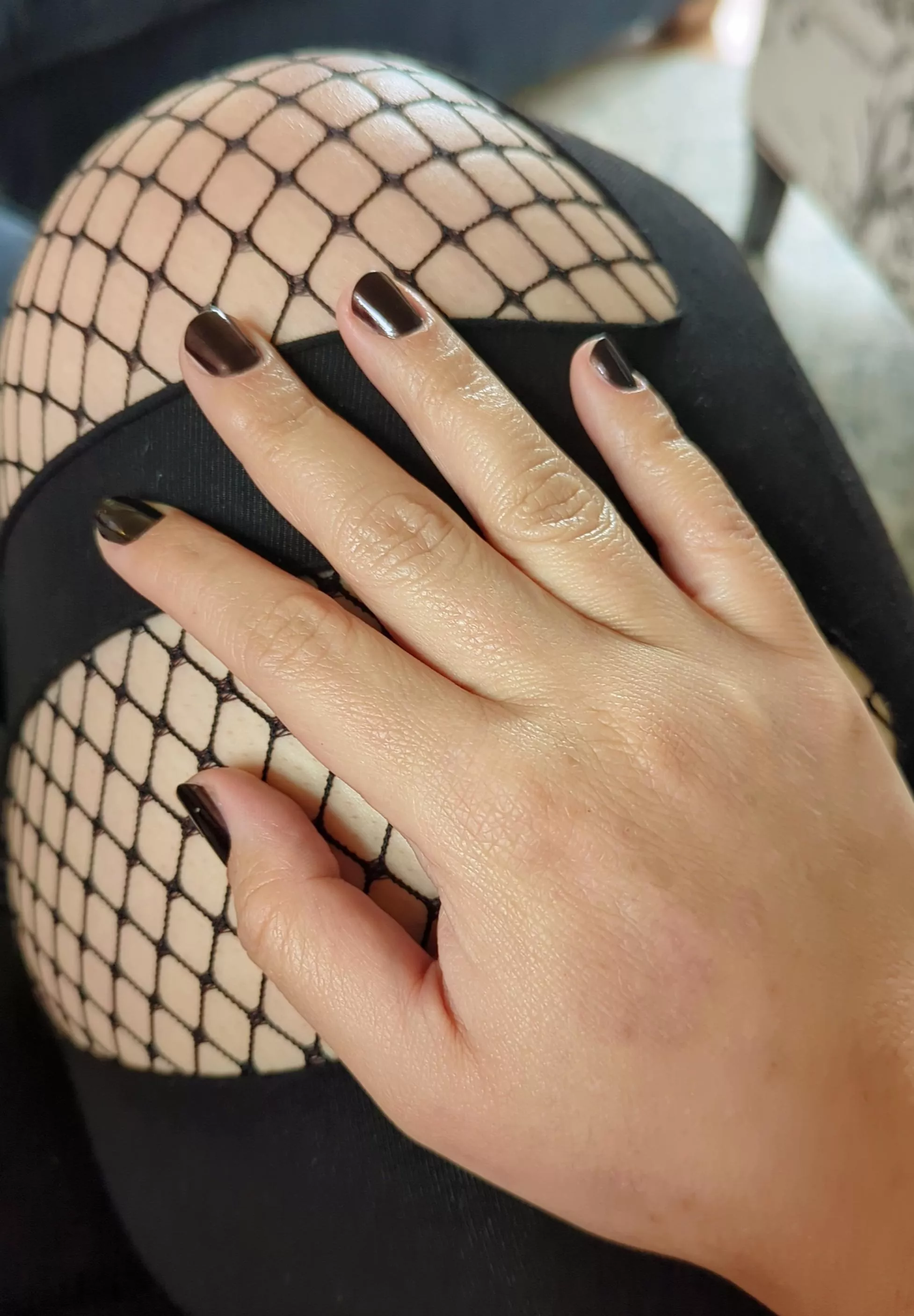 Fishnets and dark nails make me feel pretty. 🖤