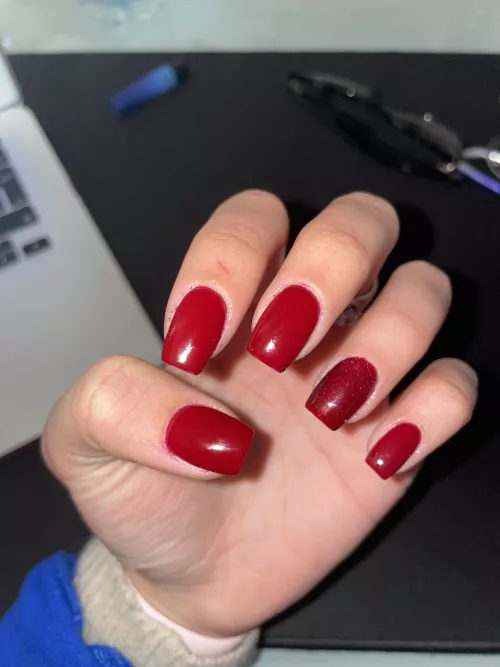 Fresh manicure just for my sissies…love them :)