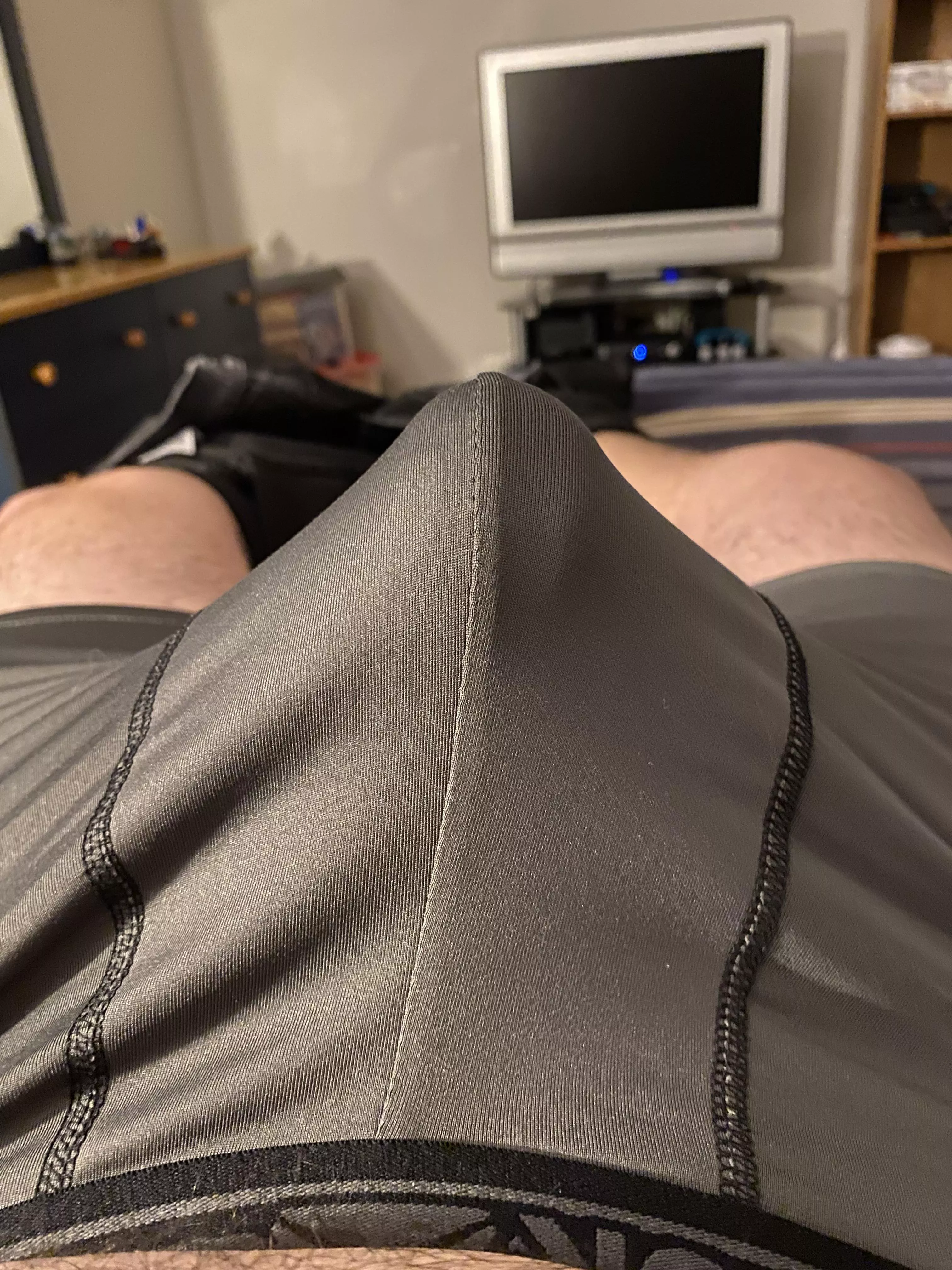 Getting horny just thinking of posting pictures of myself on Reddit