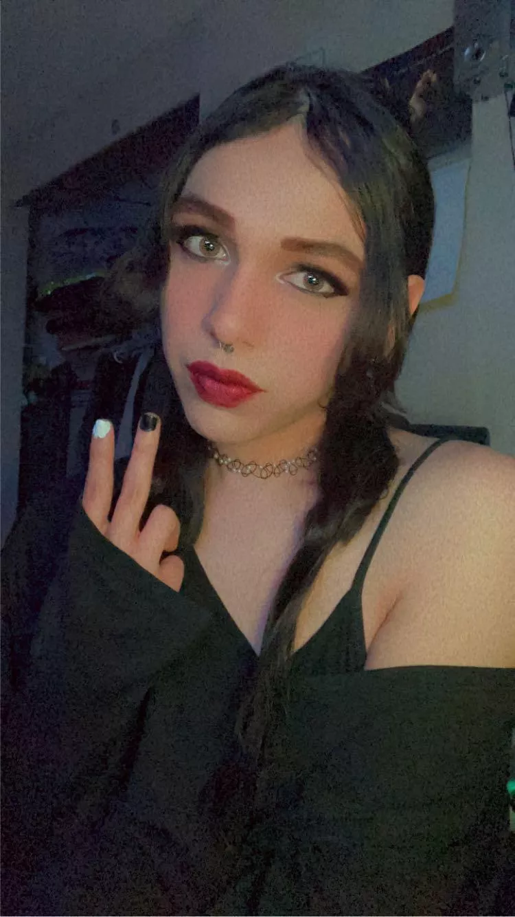 Happy Femboy Friday 🤍🖤