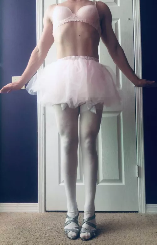 Hi I’m Chloe, sissy cuck💗 Here to serve real men.