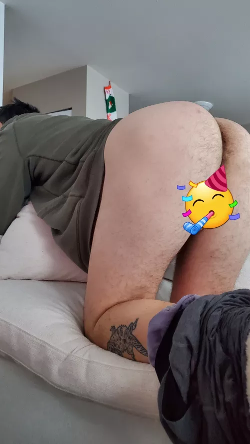 I just want someone to eat my ass 😕