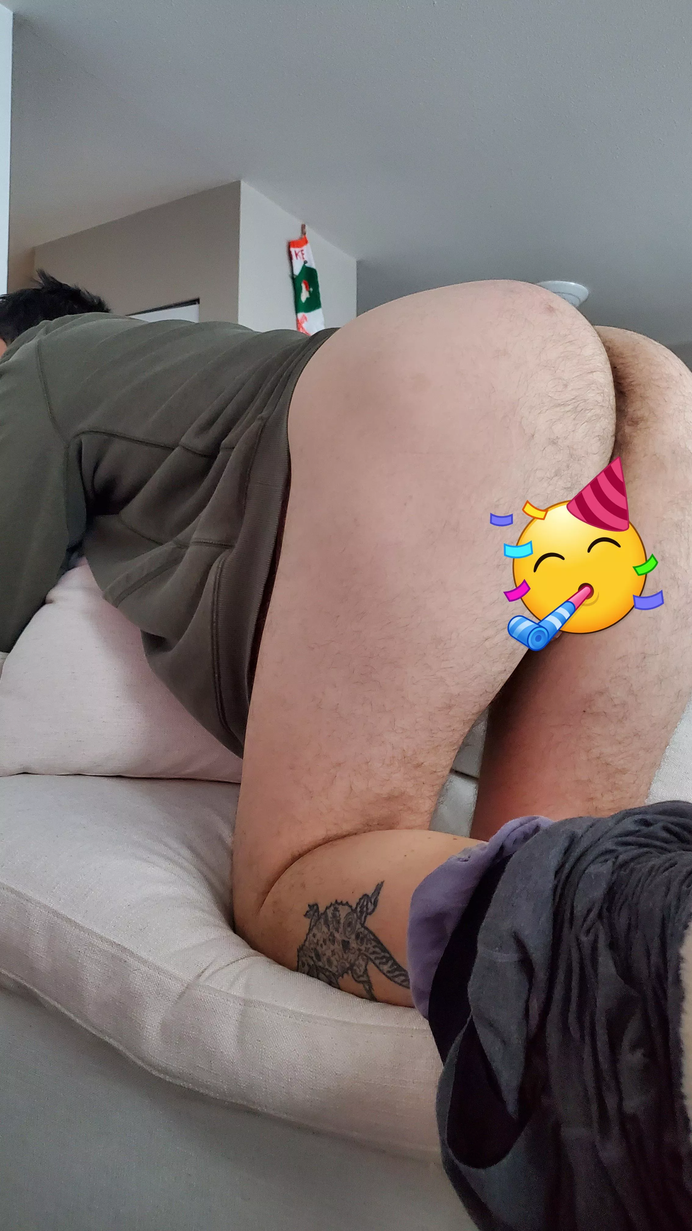 I just want someone to eat my ass 😕