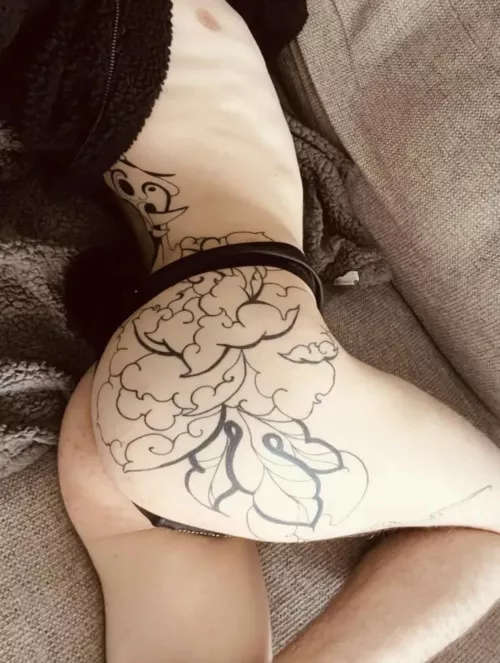 If you look closely you can see the bunnytail