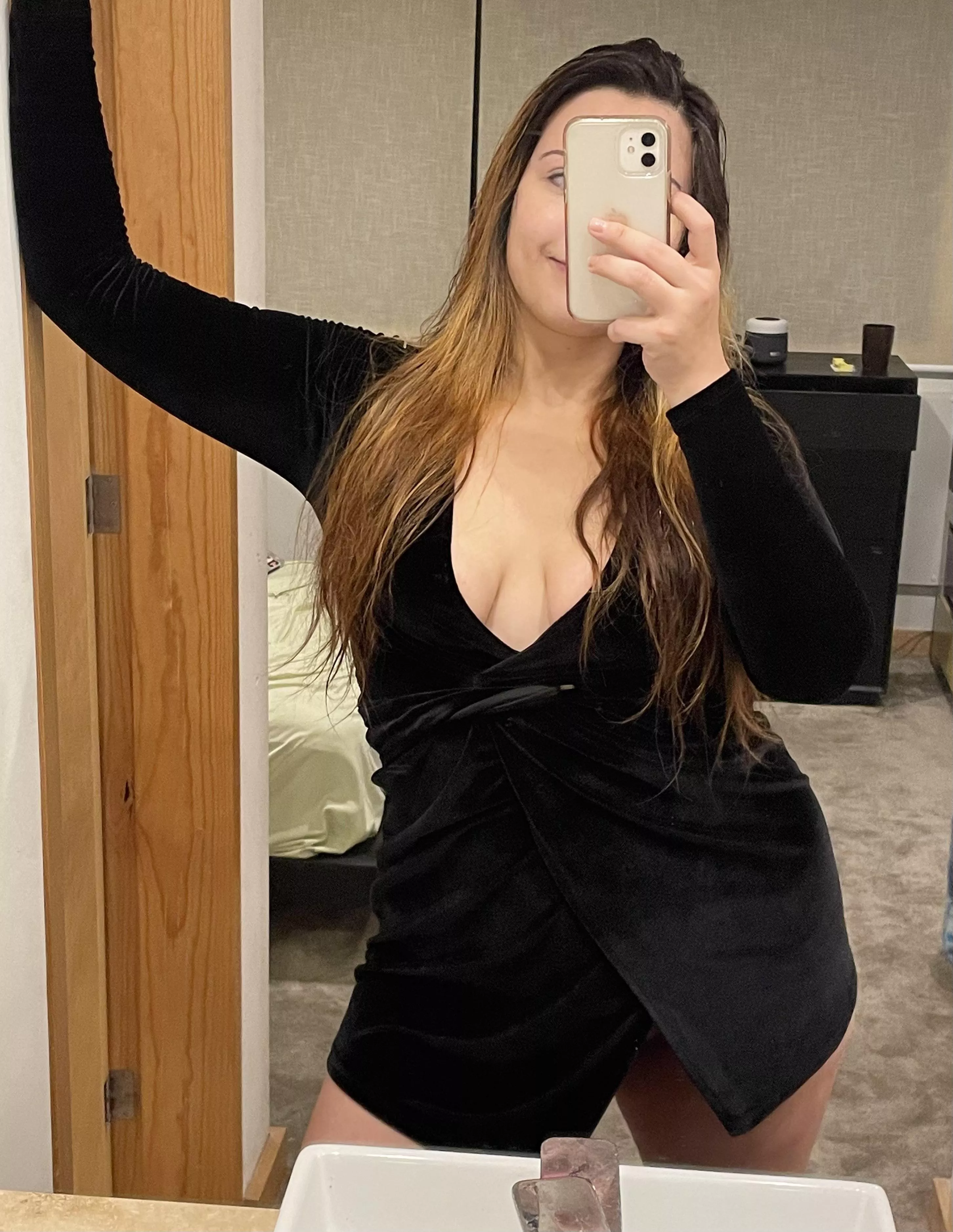 I’m ready for Netflix and chill 🙃 Reasonably-priced Sexting👻, customs, VCs, 🍌 ratings, GFE and more! 😻💕💕