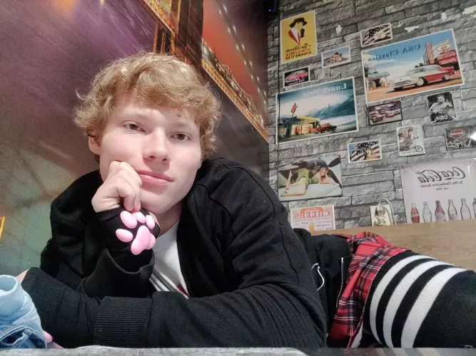 Just made this and thought it looked decent, now i want cuddles :3