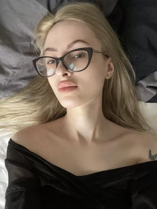 Just me in bed want someone to hug me 🥰