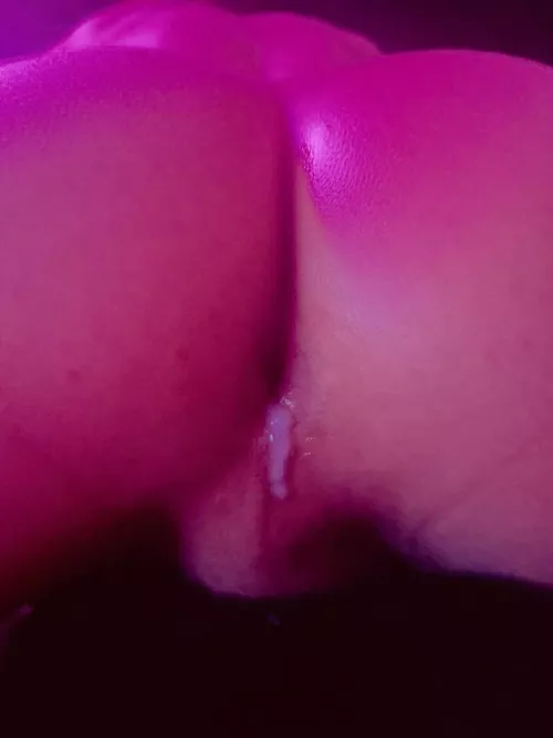 Leaking from my cream pie who wanna add more