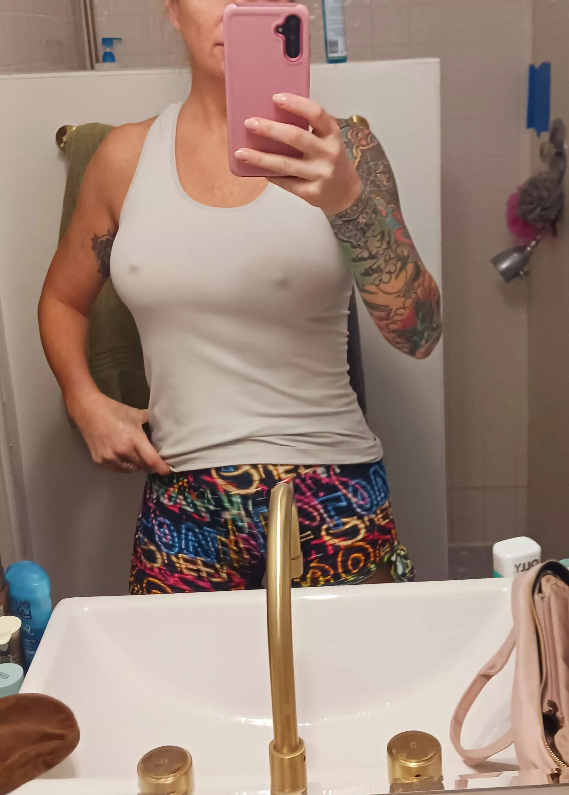 Little bit nipply this morning, should I go to the gym like this 🤔 😆