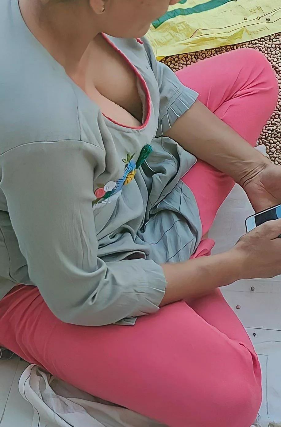 love to watch someone freeuse and creampie deep inside my 43 year old mom's womb and impregnate her. Dm me to talk