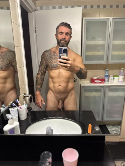 M42, 5’10”, 195 Dad of three just trying to keep it together