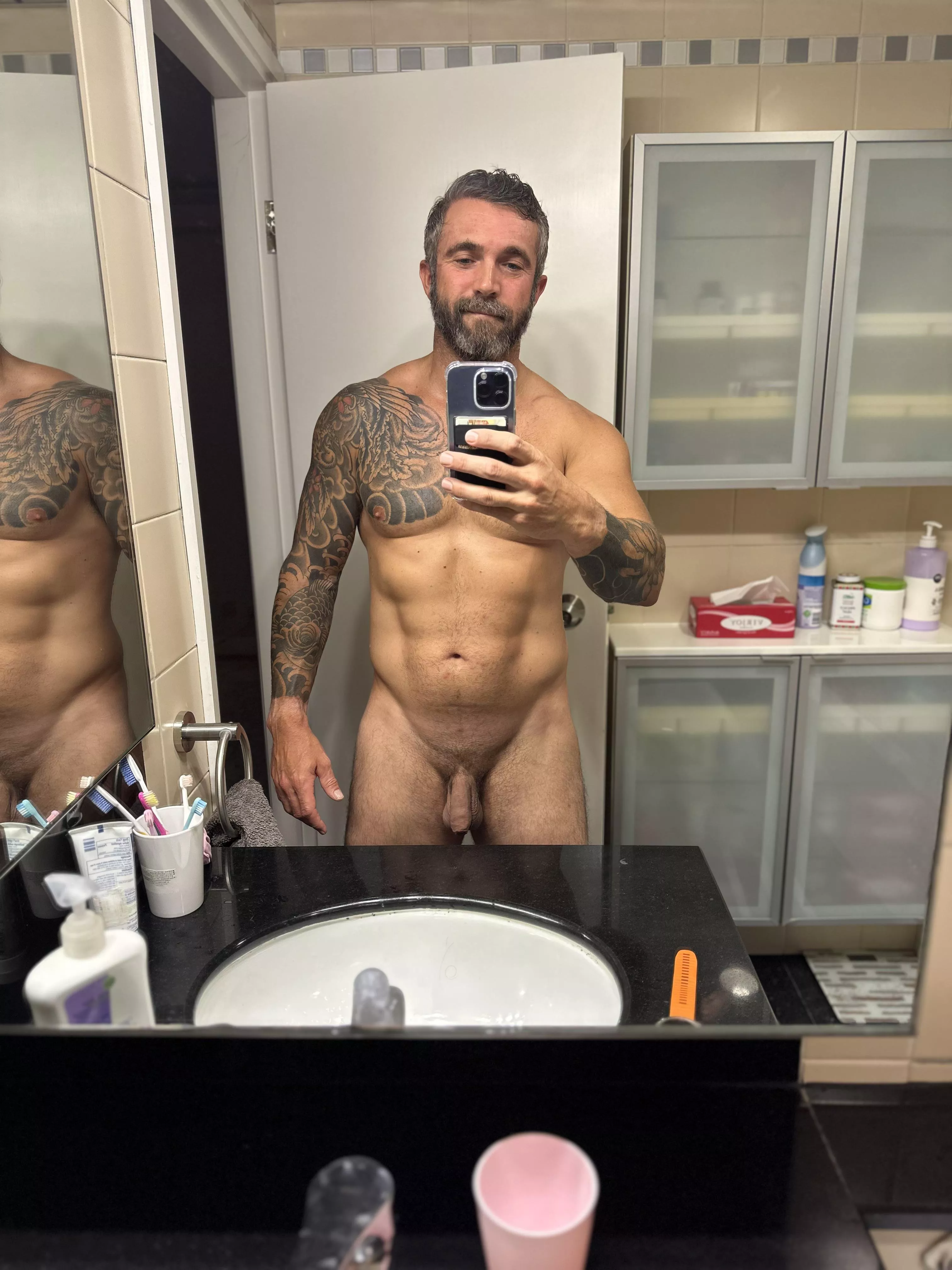 M42, 5’10”, 195 Dad of three just trying to keep it together