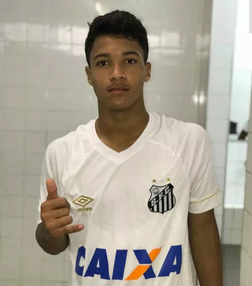 Me trying to look sexy but only looking confused