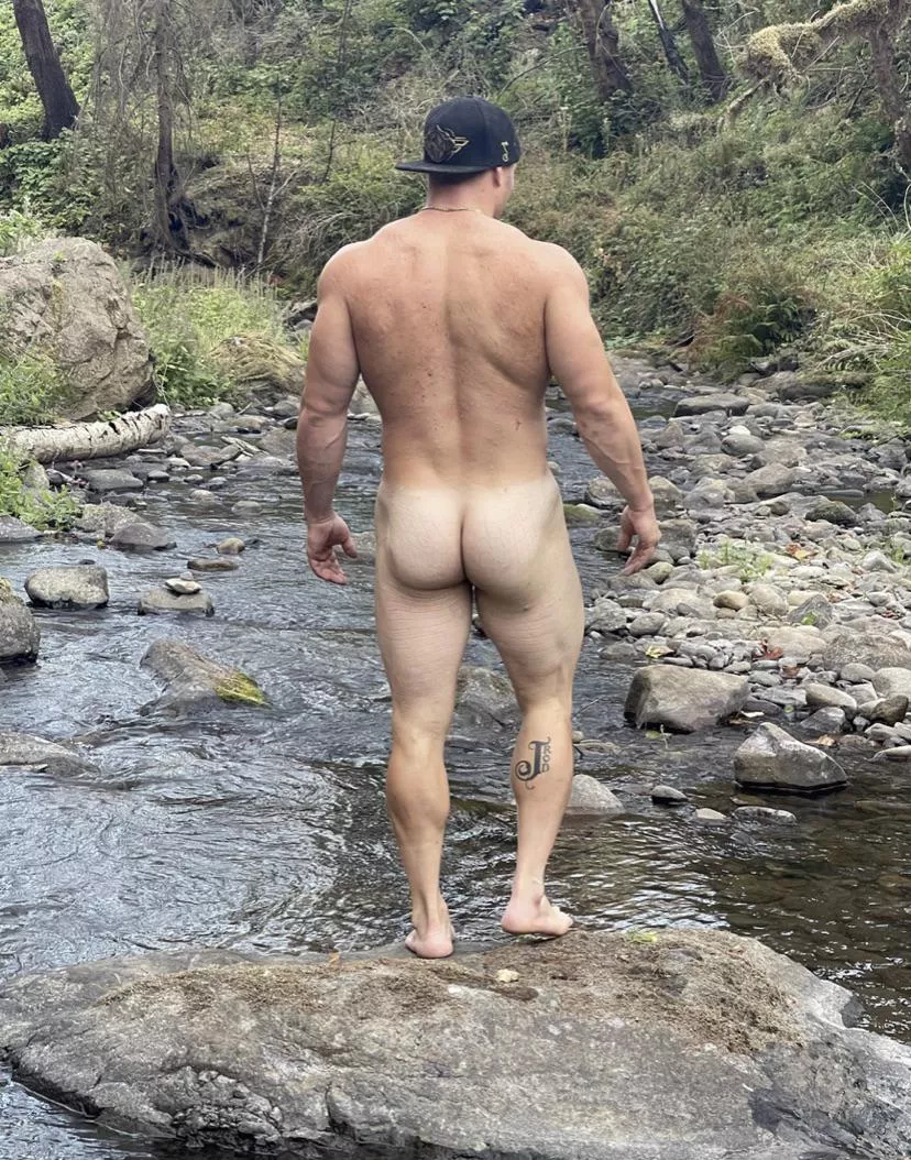 Nothing like being naked in Nature ☺️