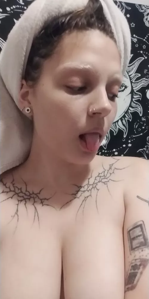 out of shower, still naked 🥵