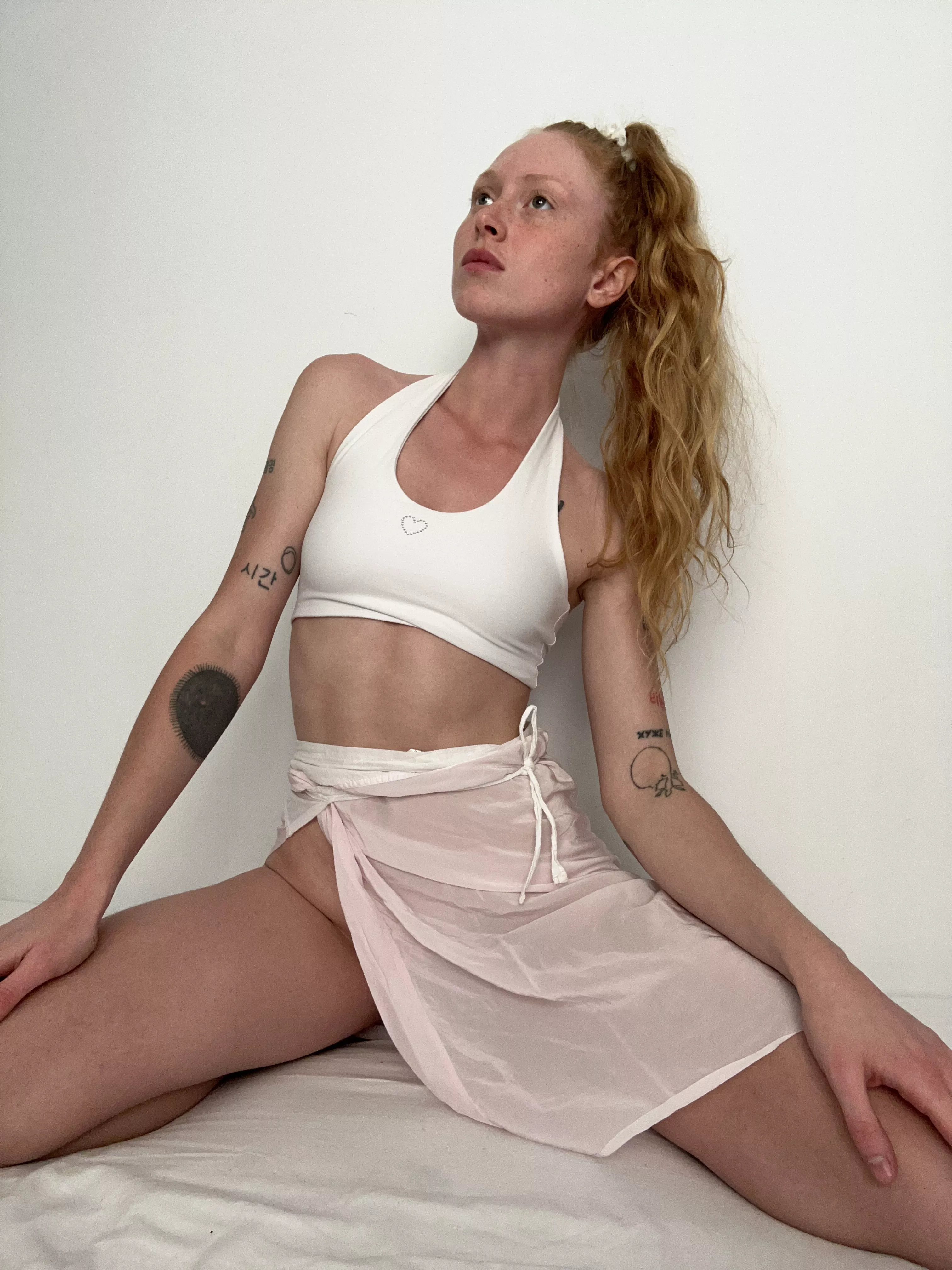 Petite ginger with freckled shoulders ??