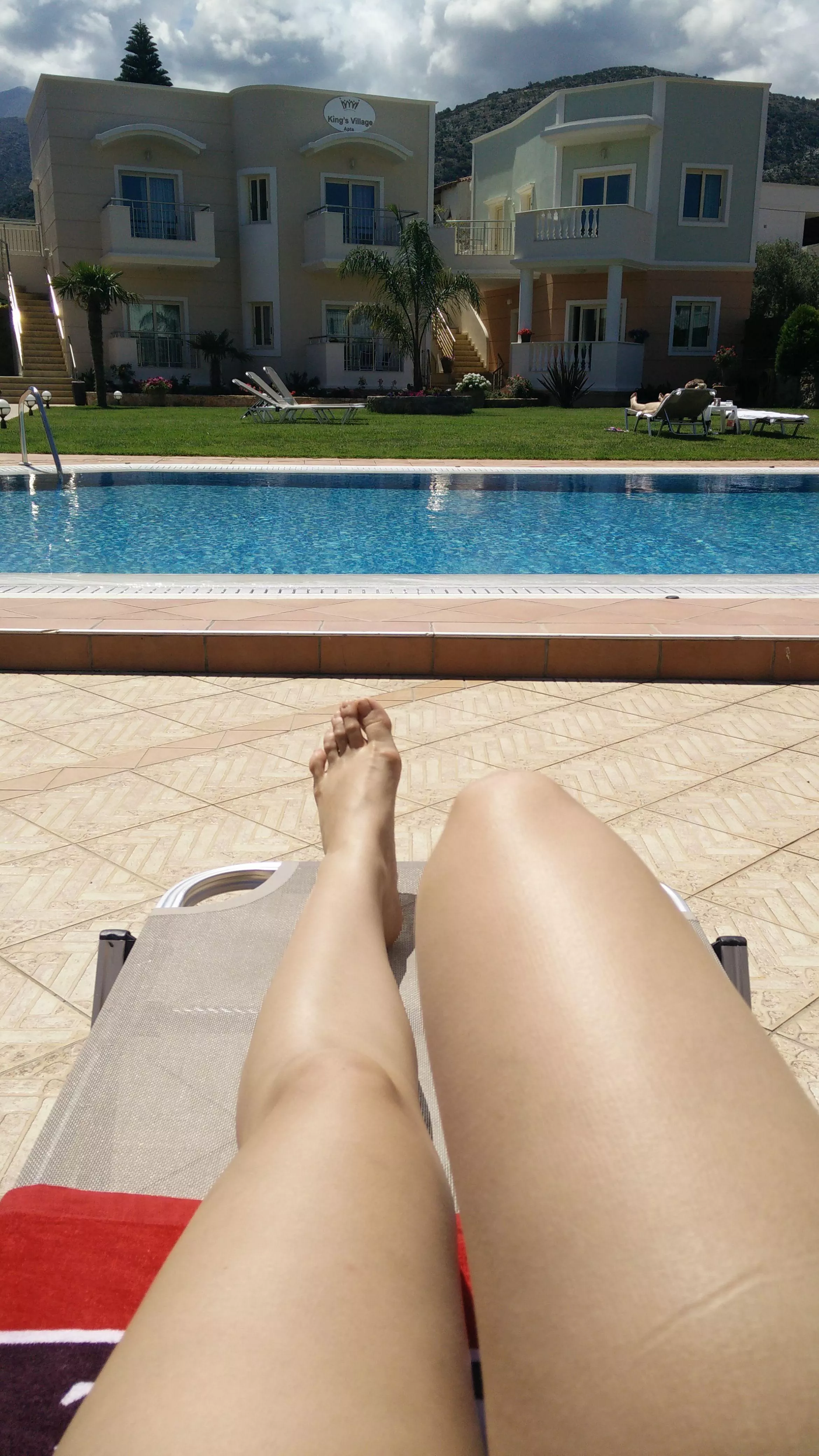 Raise some body part if you like Flight Attendant's feet