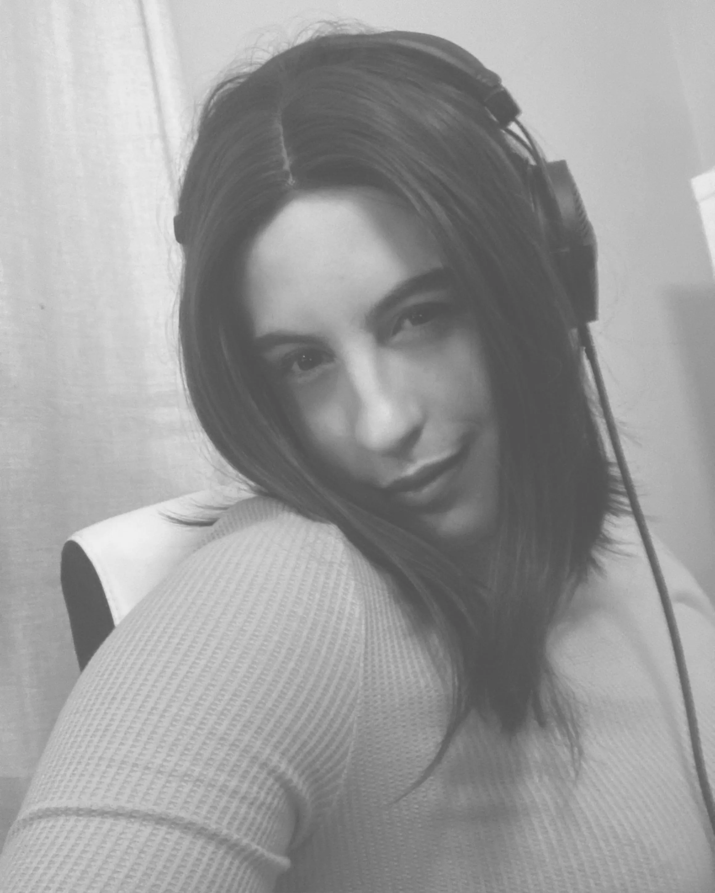 Really insecure about how I look. Hope you like the pic x