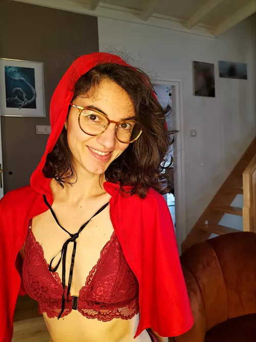 Red seems to be my colour😘