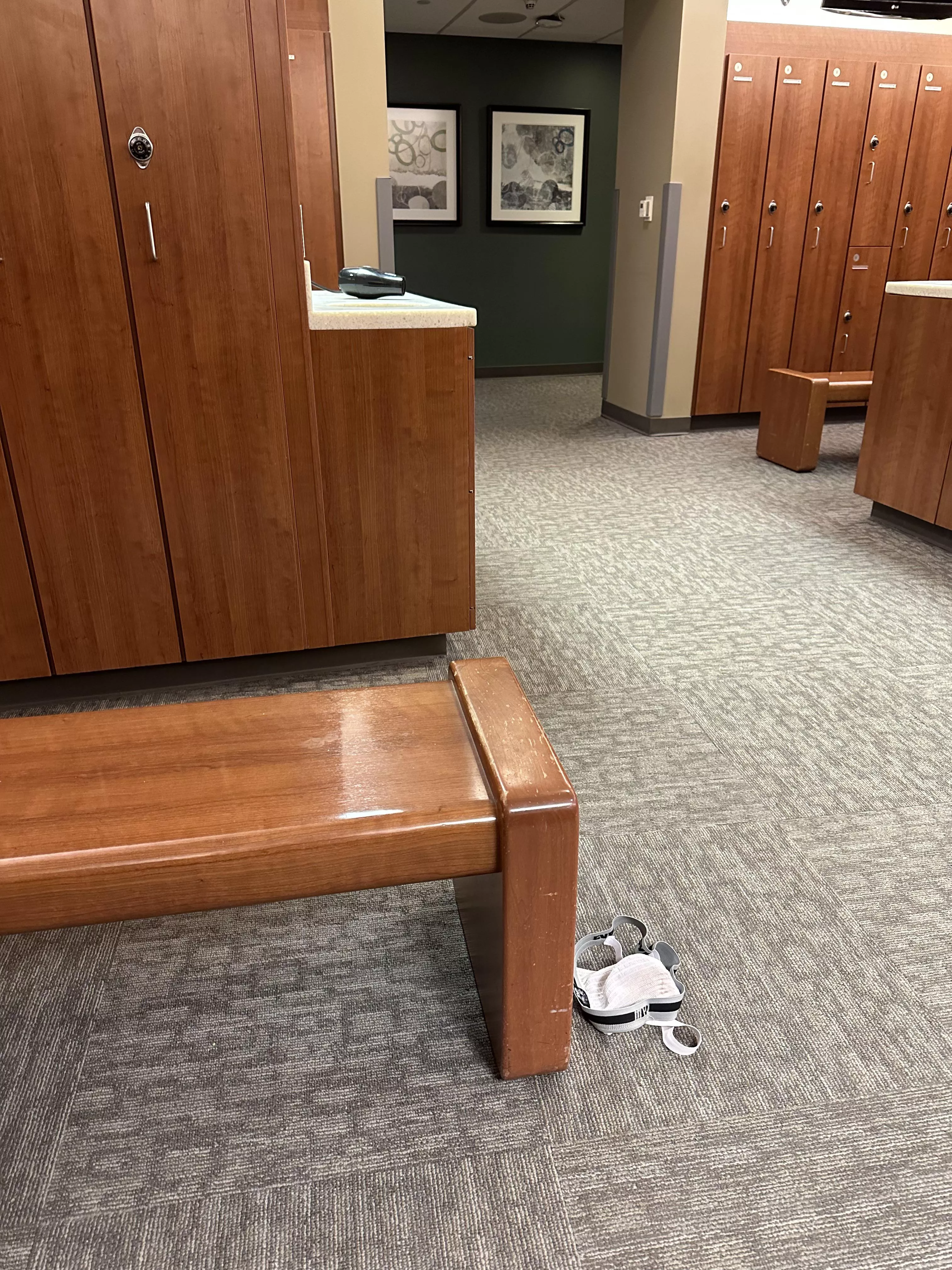 Ripe jock on the floor…