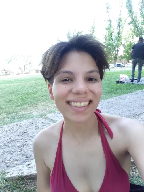 Should I cut my hair or let it grow? I read everything 😊