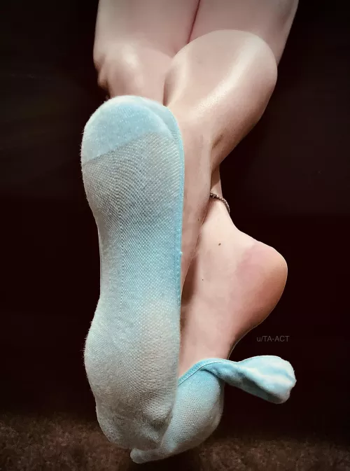 Should I finish taking them off? 💖🤪