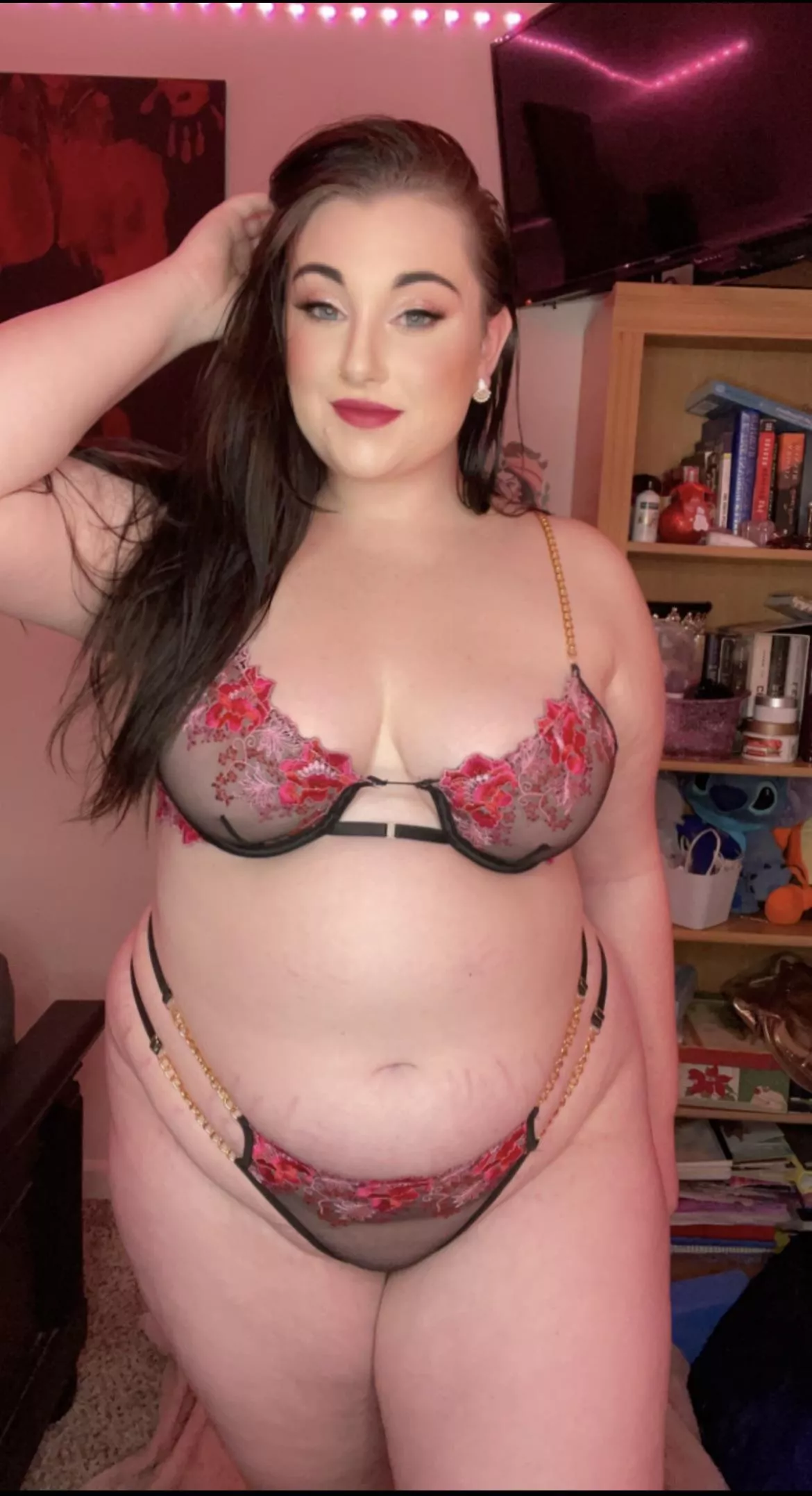 Should I lose weight or stay curvy like this?