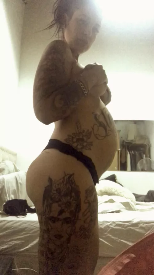 sixth month and super sexy mom