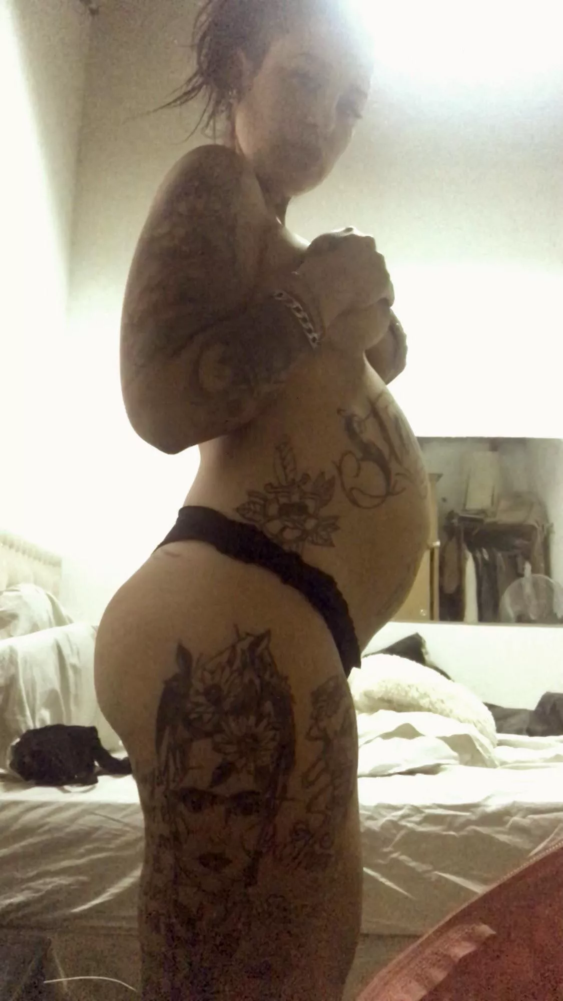 sixth month and super sexy mom