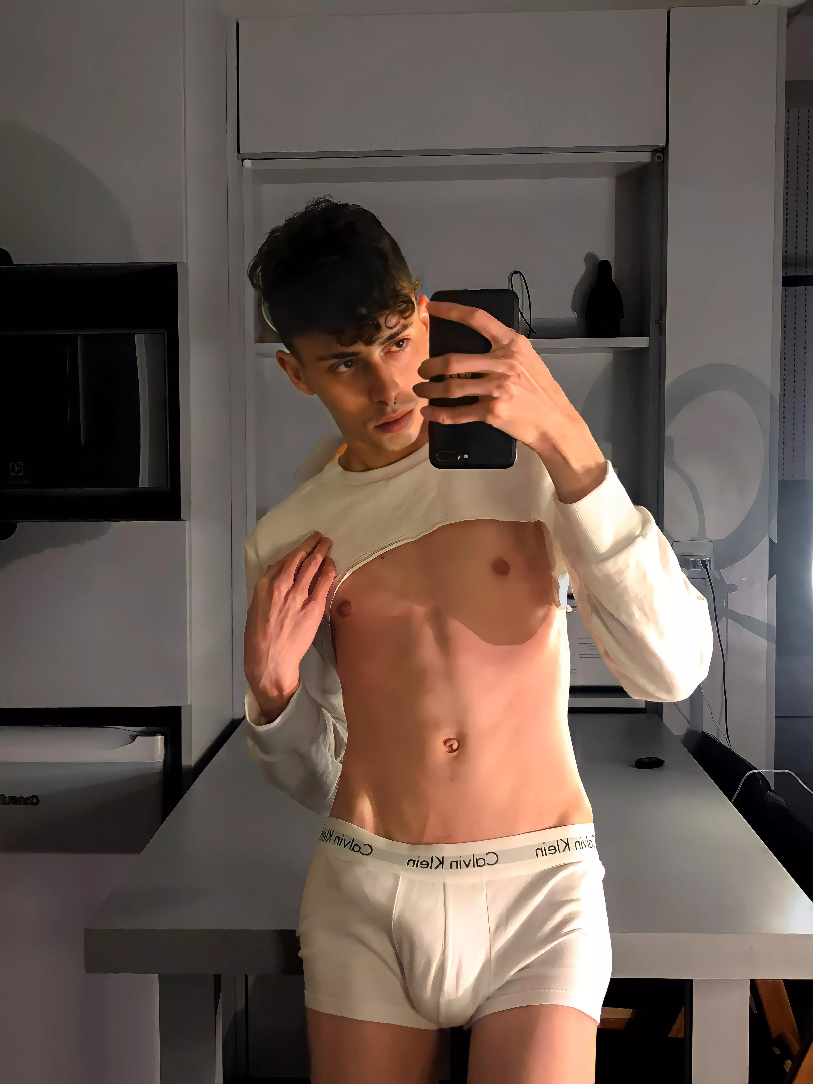 Skinny guys, big d…