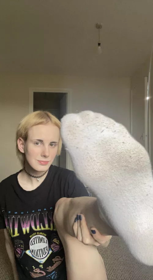 Sniff them right now and stop talking you got work to do 🥰