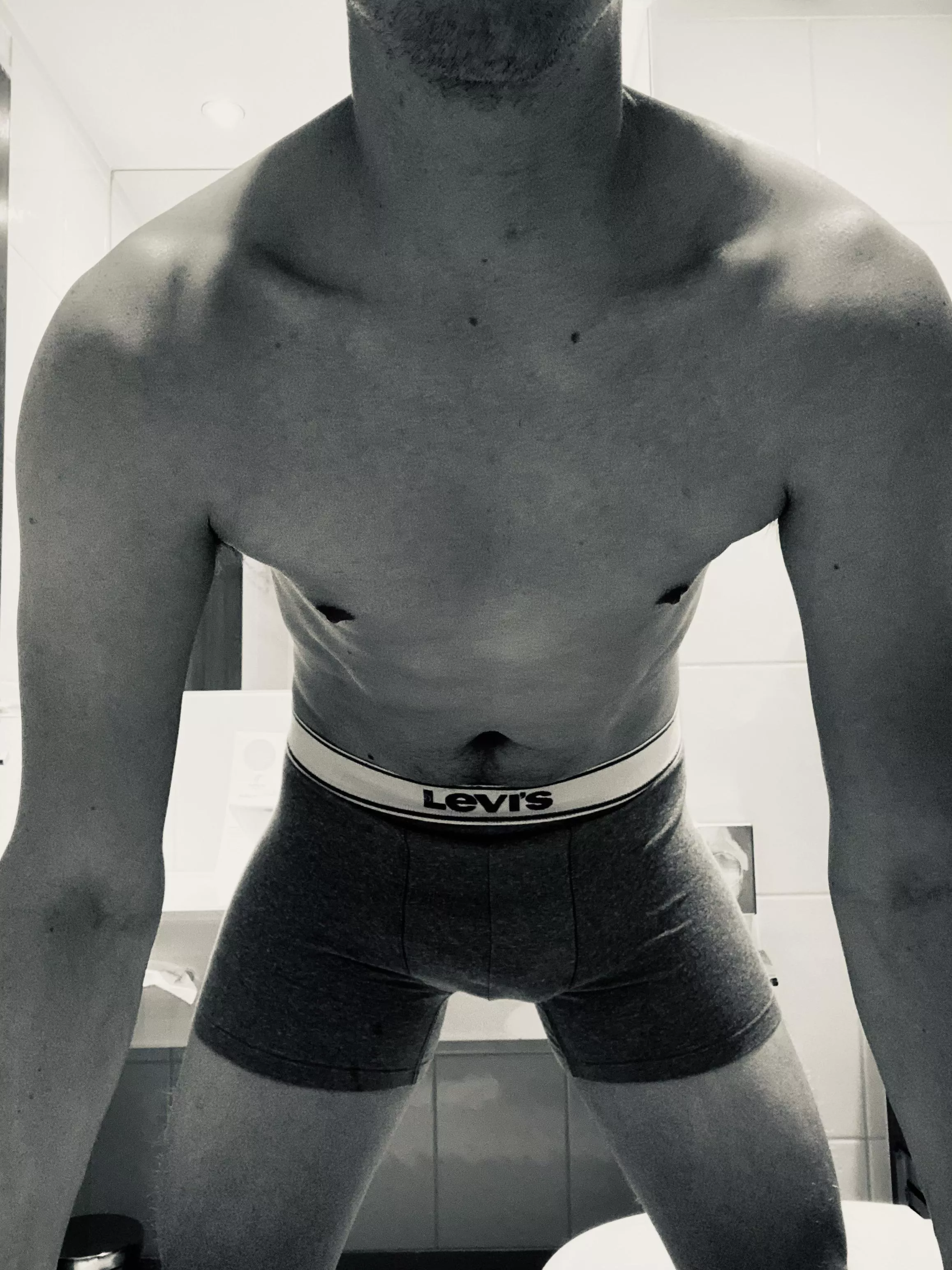 So, hypothetically. If I was to buy women‘s underwear for myself - which type would you recommend and why…? Hypothetically.