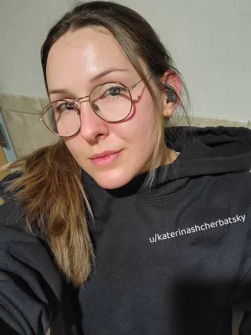 sweaty girl aka dying girl...RHR is a solid 8🤣🤣