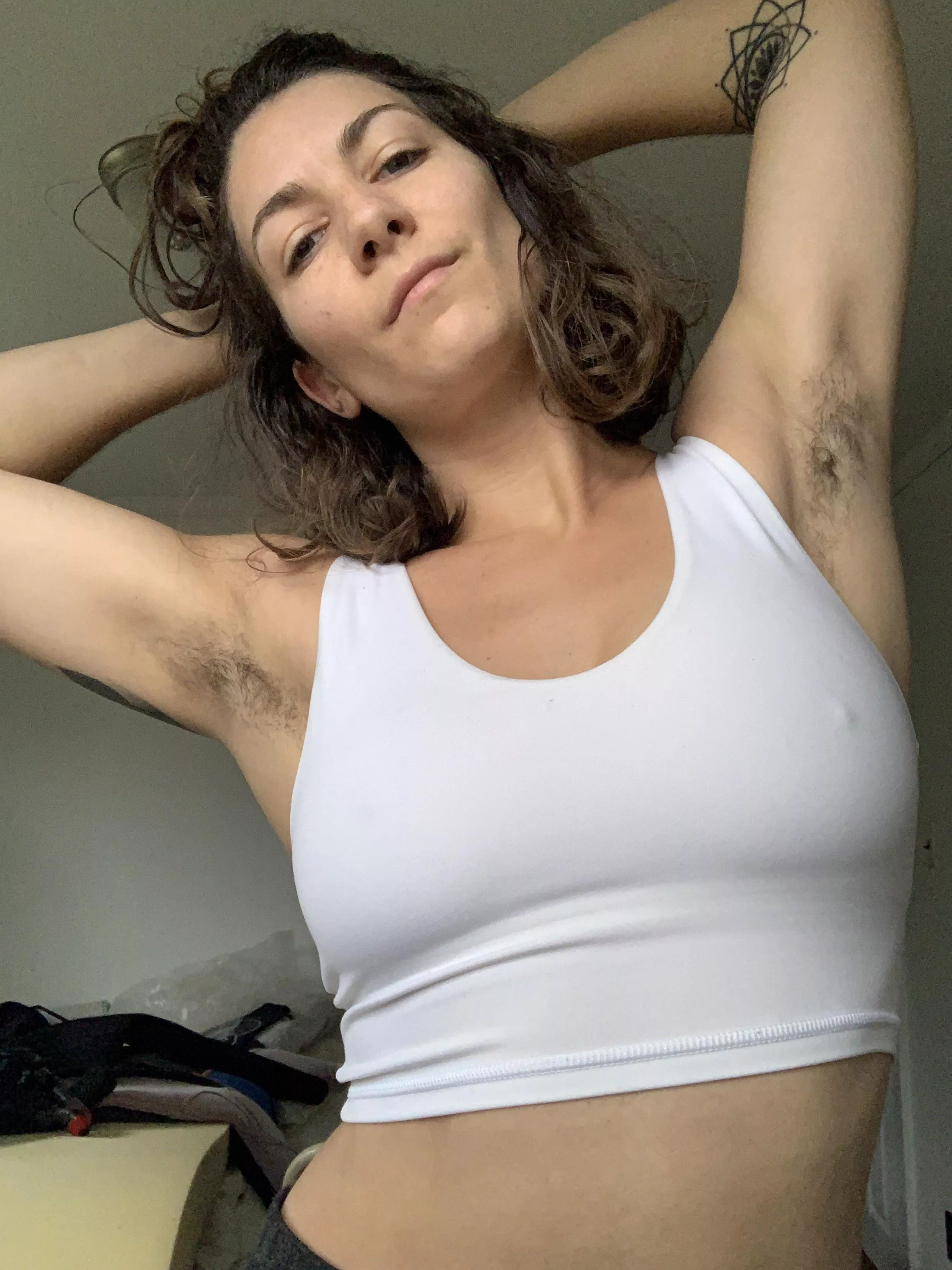Sweaty pits + prominent nips