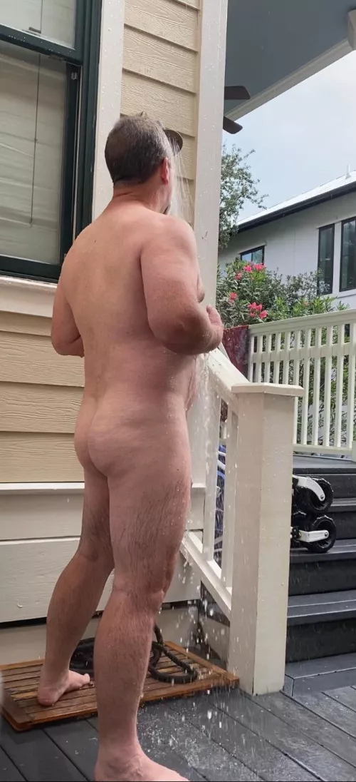 The nude dude is a person in your neighborhood, in your neighborhood, in your neigh-bor-ho-od ….. 🤠🍺 (51)