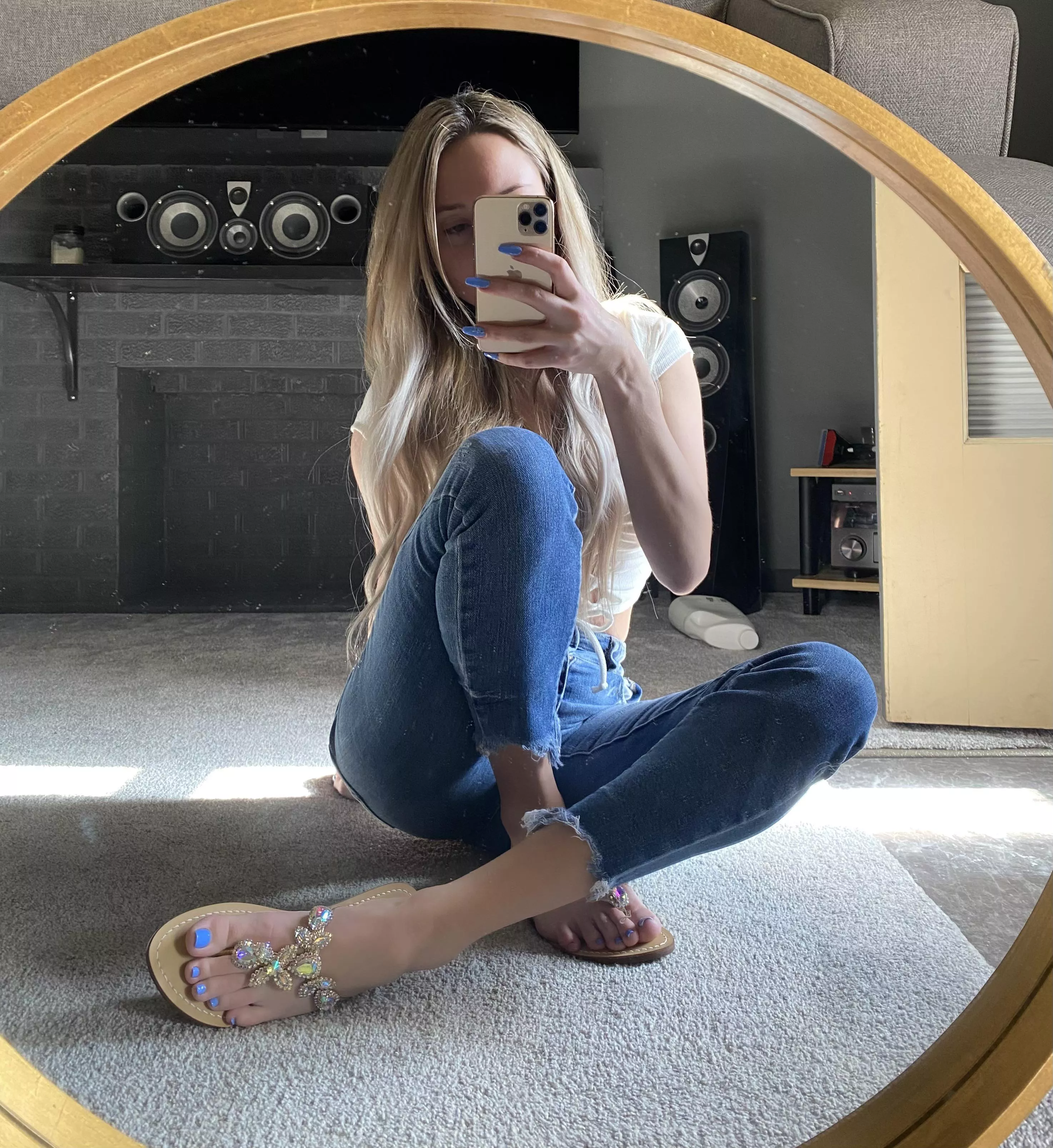 These flip flops make me feel so cute 💗