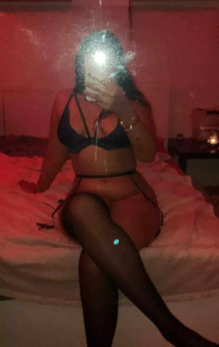 Think you’d be able to satisfy my wife? 😏