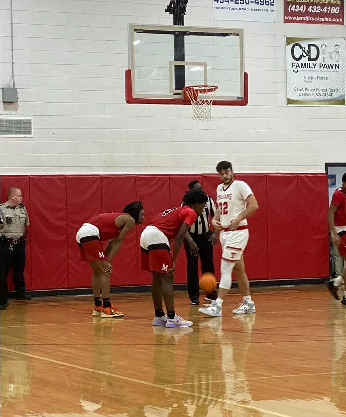 This basketball team's shorts makes it look like they're all wearing diapers