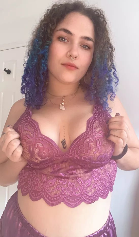 Touch me with your tongue like always you do😜👅