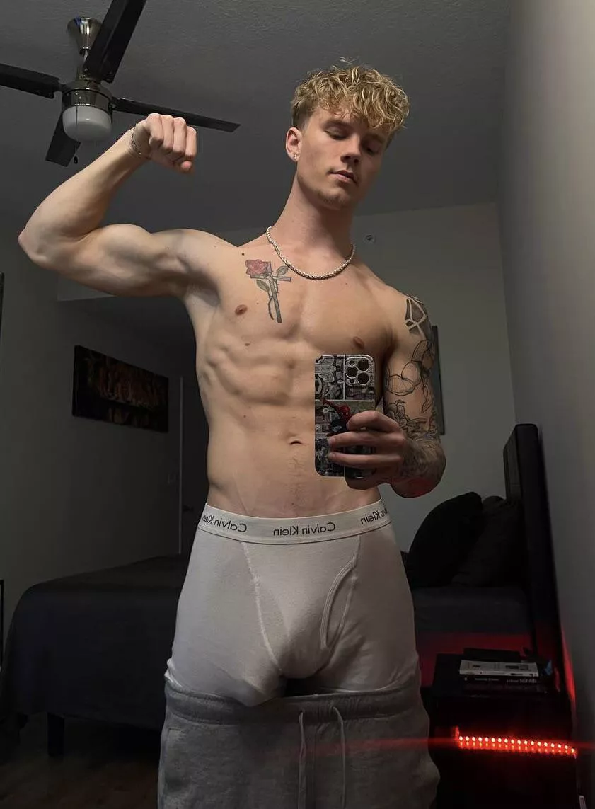 wanna feel my hard muscles?