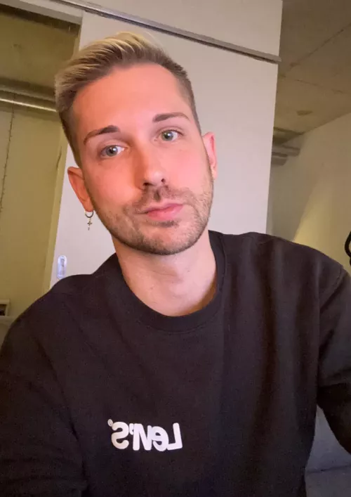 Went blonde for the summer and got some positive feedback! 33 🇨🇦