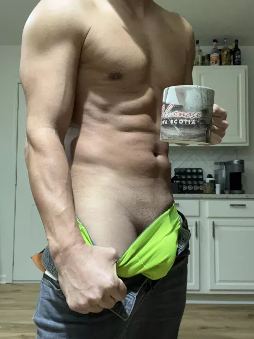 Working Saturday sucks, I’d much rather have a nice hot grind on my face…