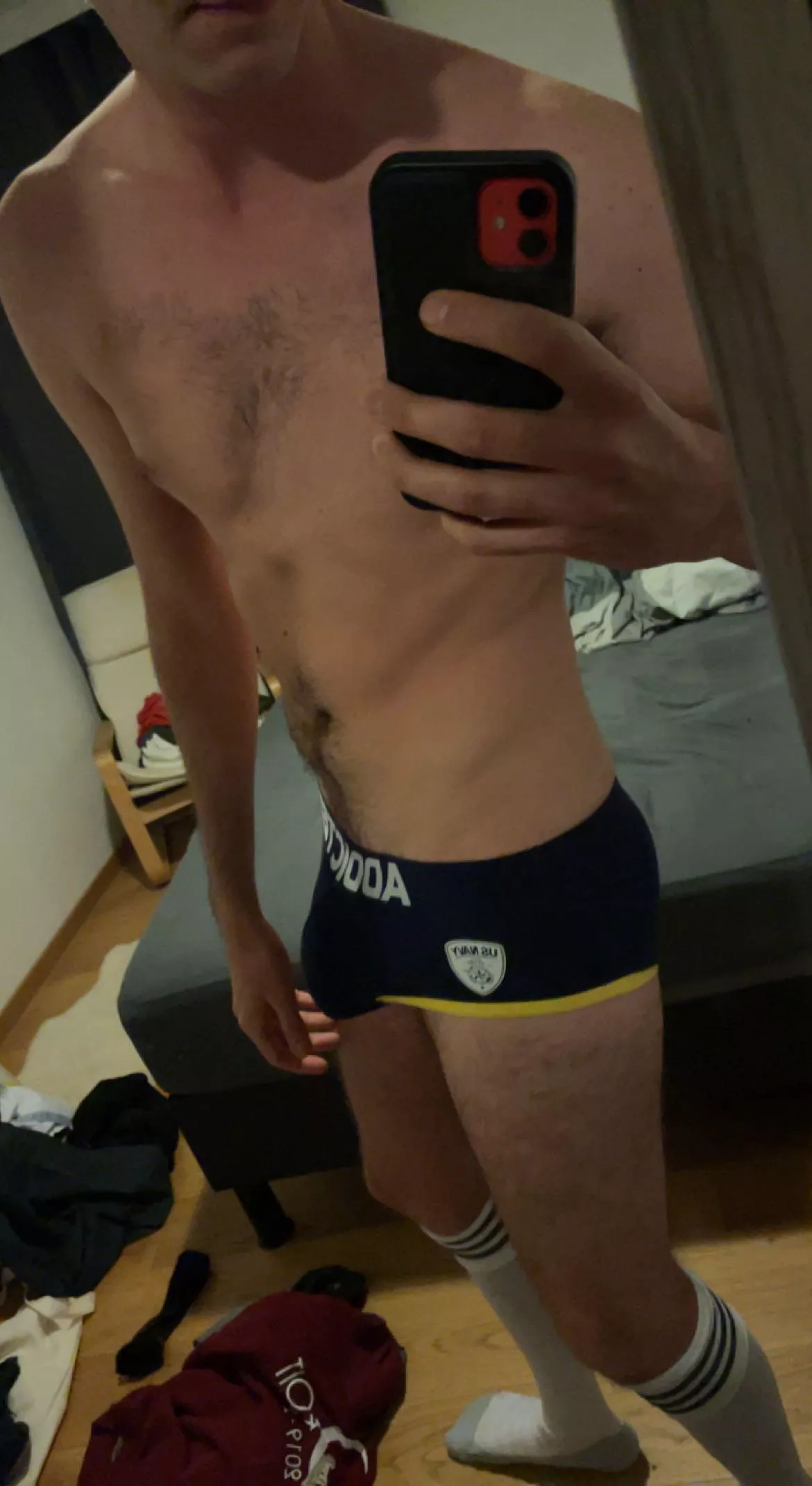 Would you use me as your fucktoy and break me as your desire or would you worship my twunk cock and get on your knees ? 24 kinky student here